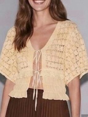 New ZARACrochet knit Tie-Front Top cardigan